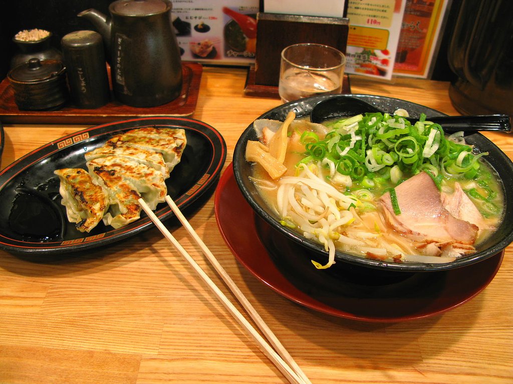 【締】　ラーメン横綱