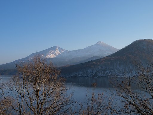 冬の磐梯山