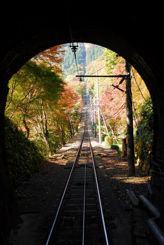 トンネルを抜けると・・・