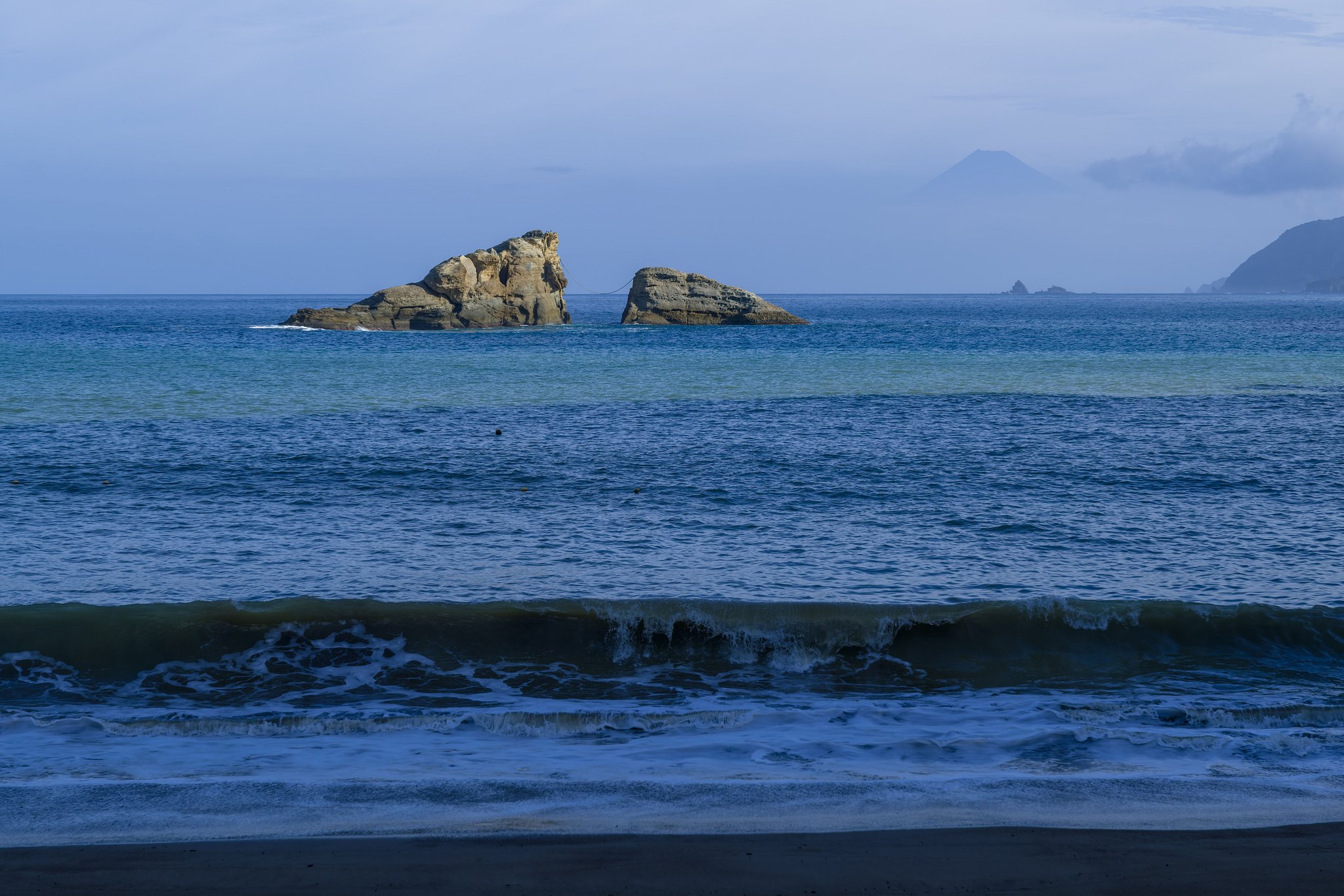 雲見海岸と、恥ずかしがりの富士山