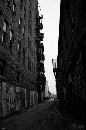 【シルエット】路地陰