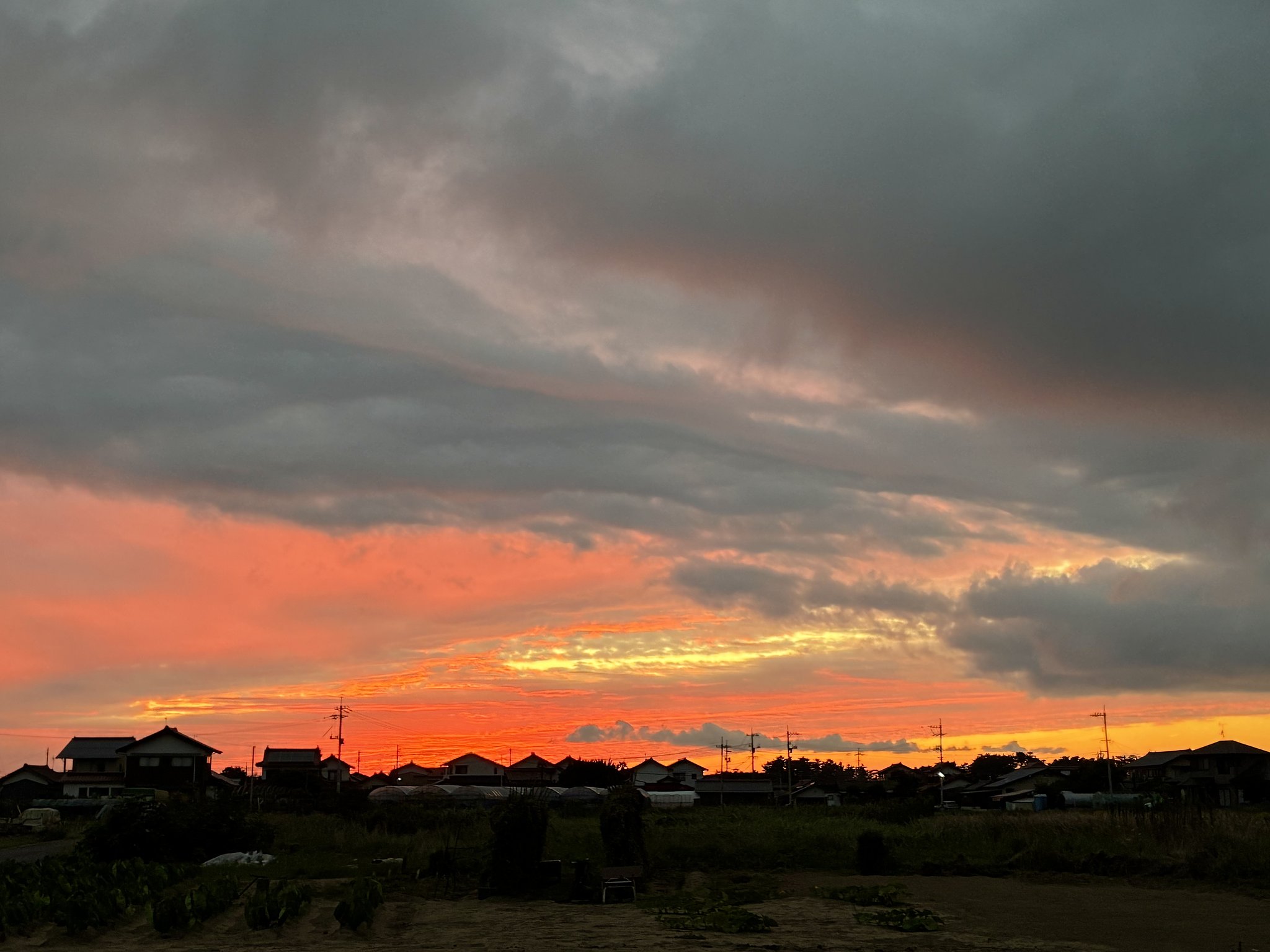 くもり日の夕焼け雲