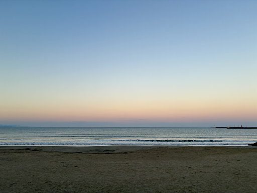 朝方の地平線