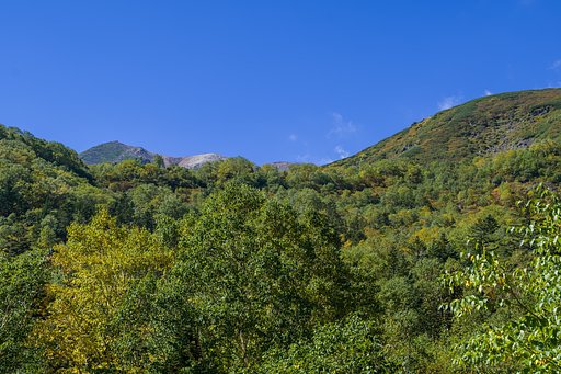 位ヶ原山荘から見る馬の鞍
