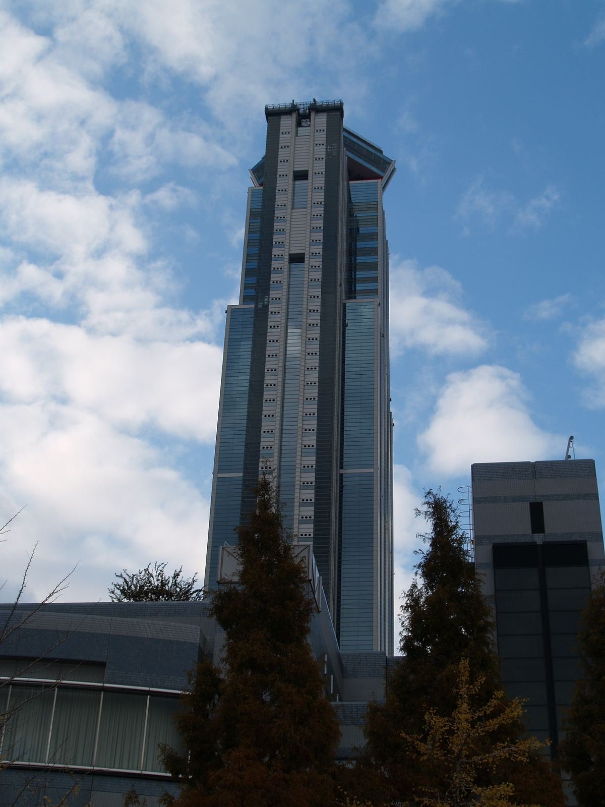 高層ビルな