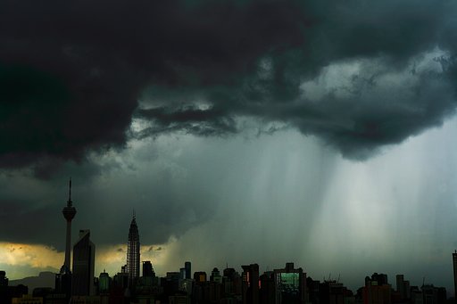雨雲の境目