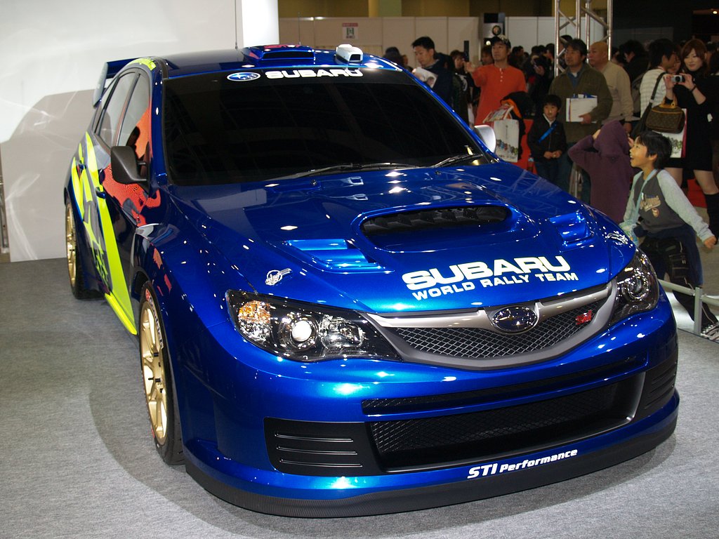 鮮烈な青車