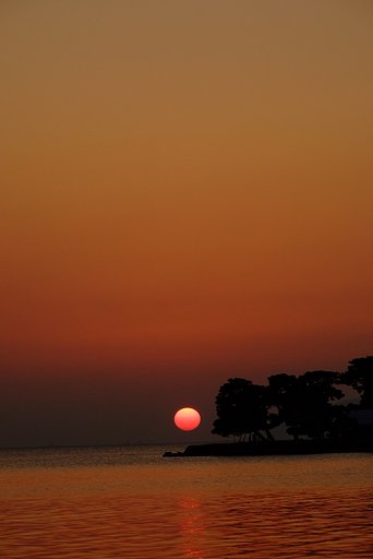 神在の里に沈む夕日は