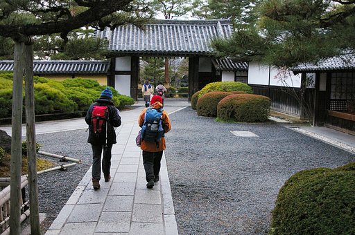 歩く