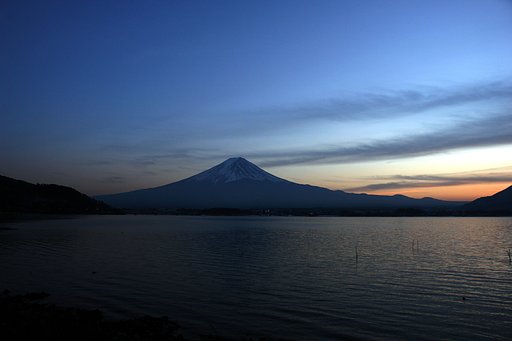 夕闇間近