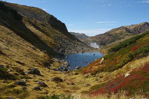りんどう池と紅葉
