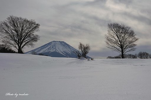 山麓の雪景色