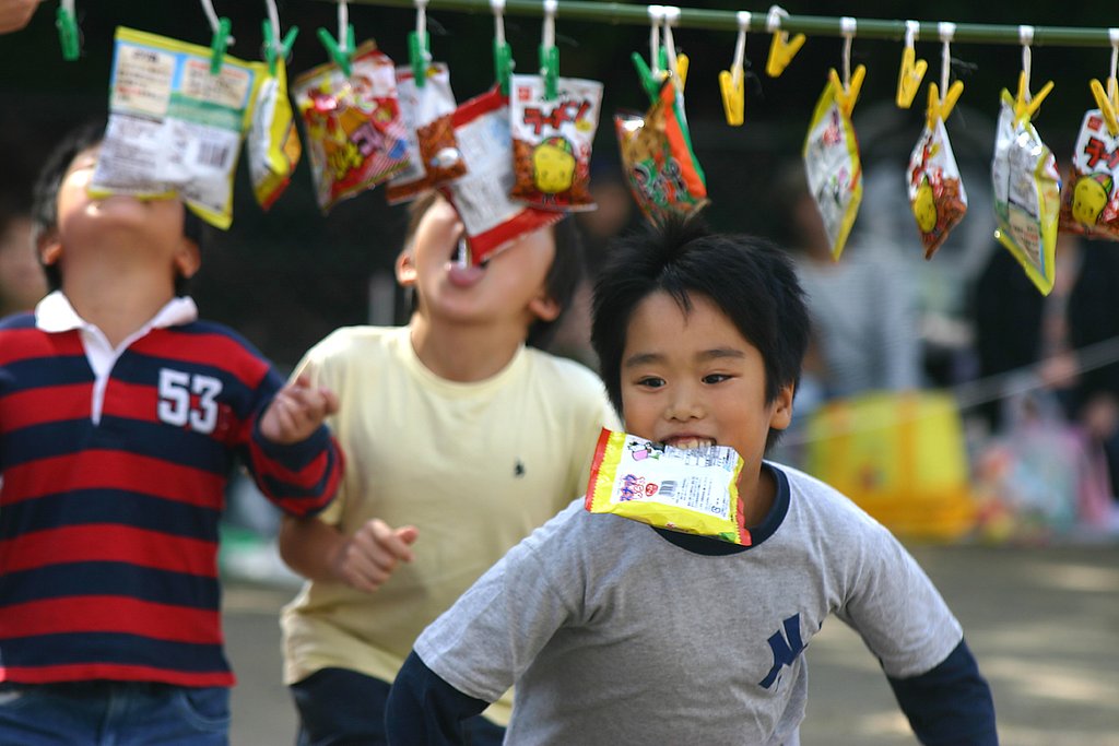 菓子食い競争