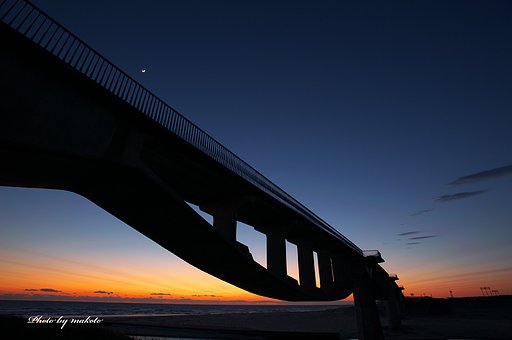 太陽を追いかける橋・・・