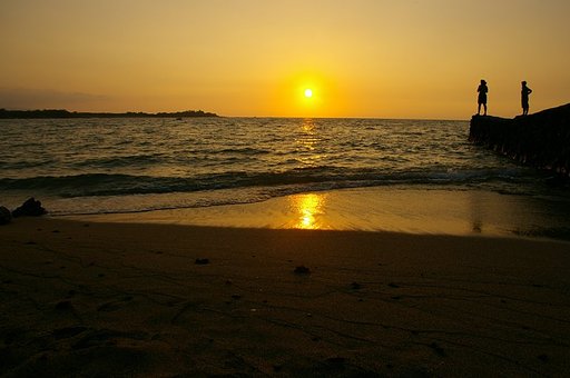 ワイコロアビーチの夕暮れ