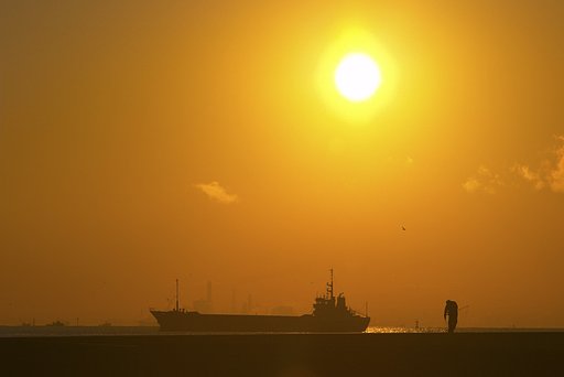 横浜の海