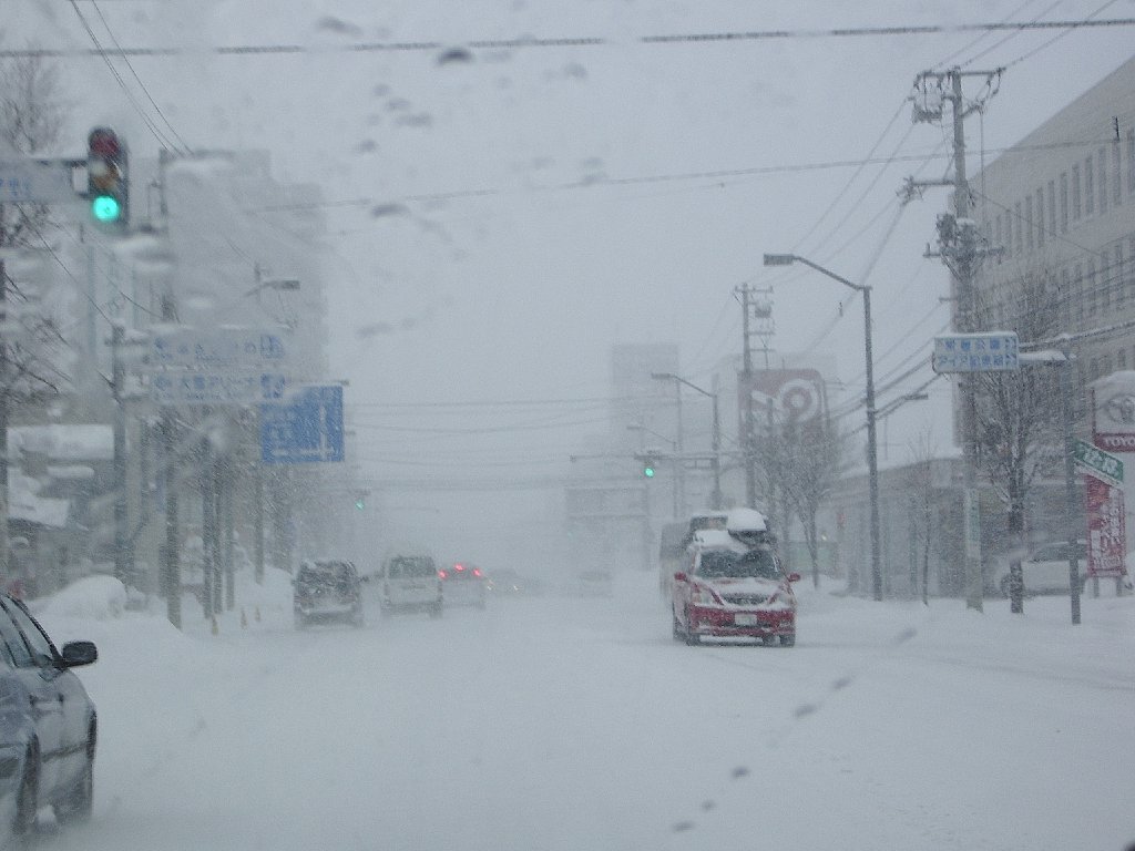 【街】吹雪；
