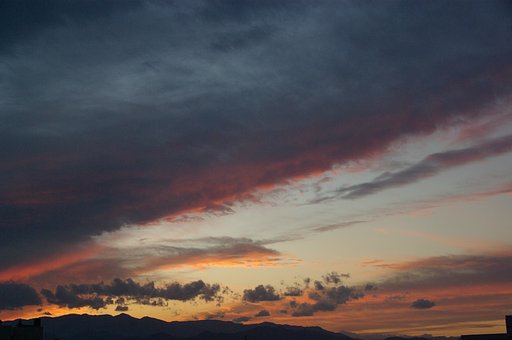 雨雲と夕焼け