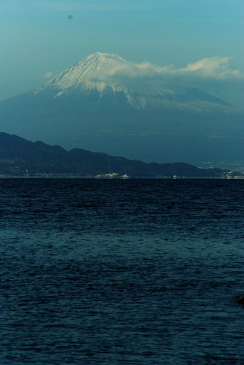 海越しの富士