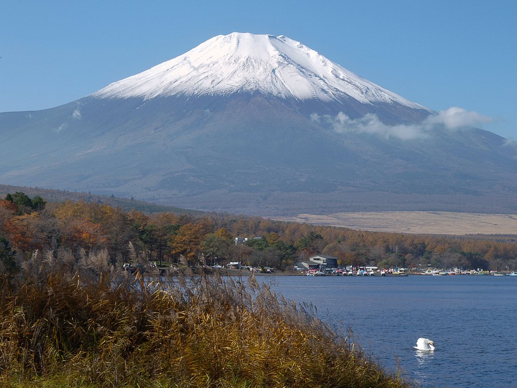 初冬の山中湖畔