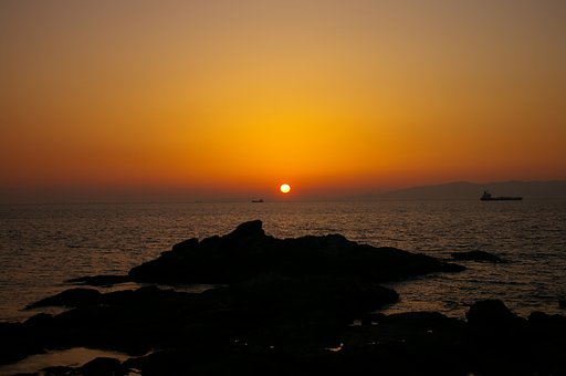 春の夕日・・・水軒（築港）より