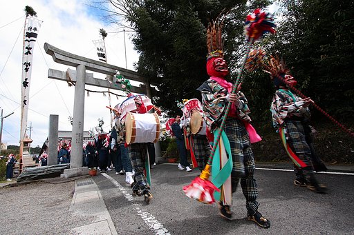 【緑】　黒川の花笠太鼓踊り