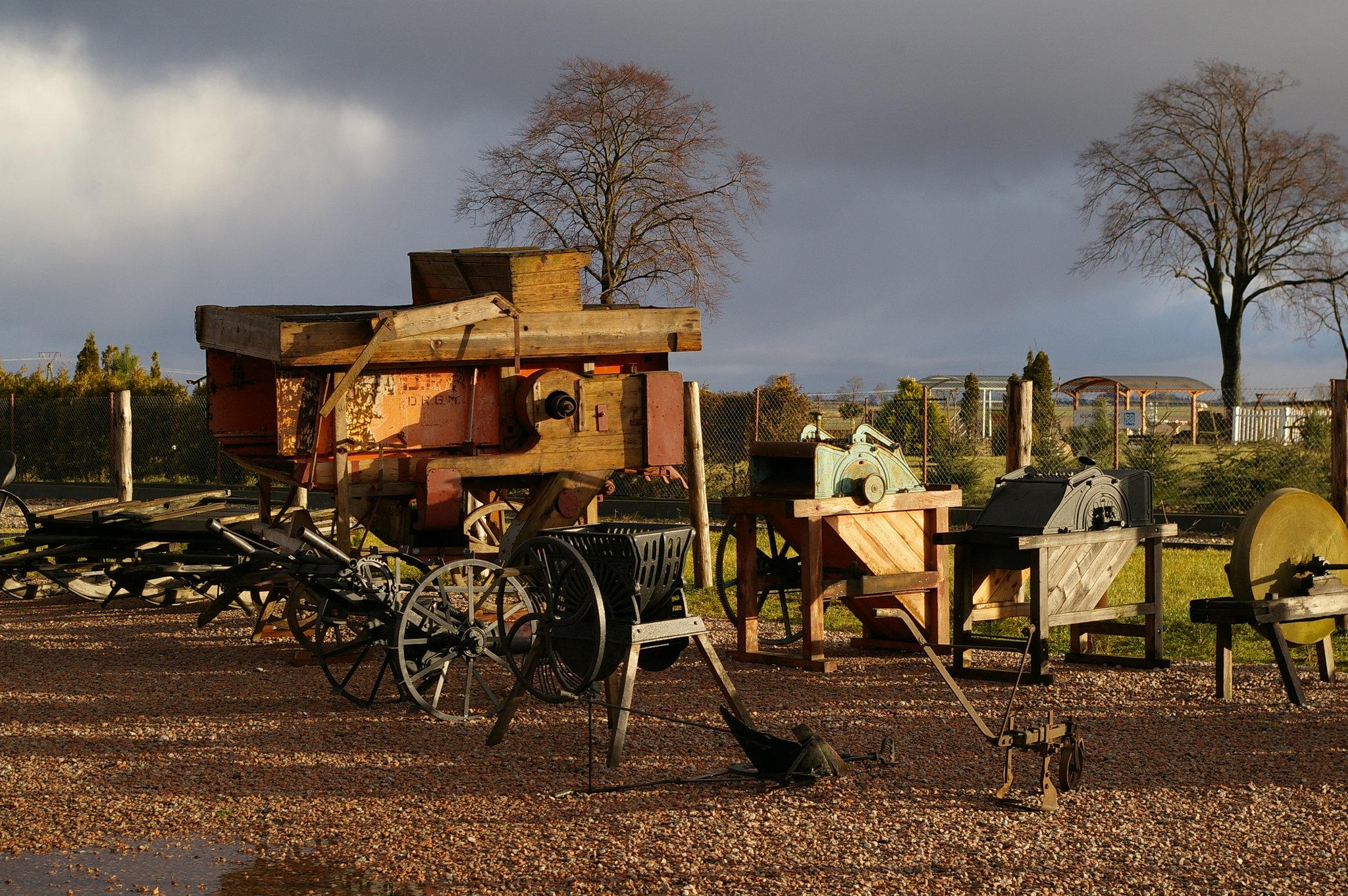 Equipment agricultural (old).