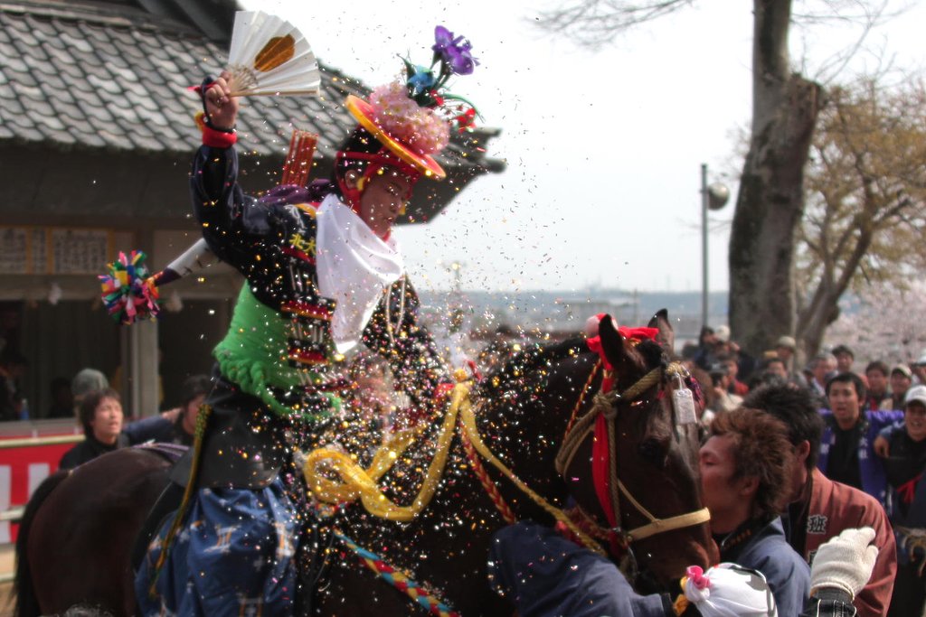 【緑】　上げ馬神事