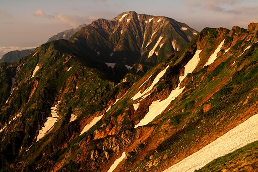 朝の五龍岳