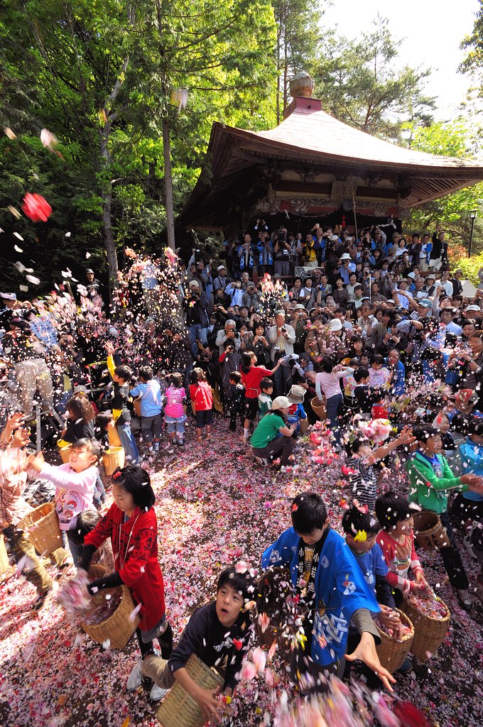 塚越の花祭り