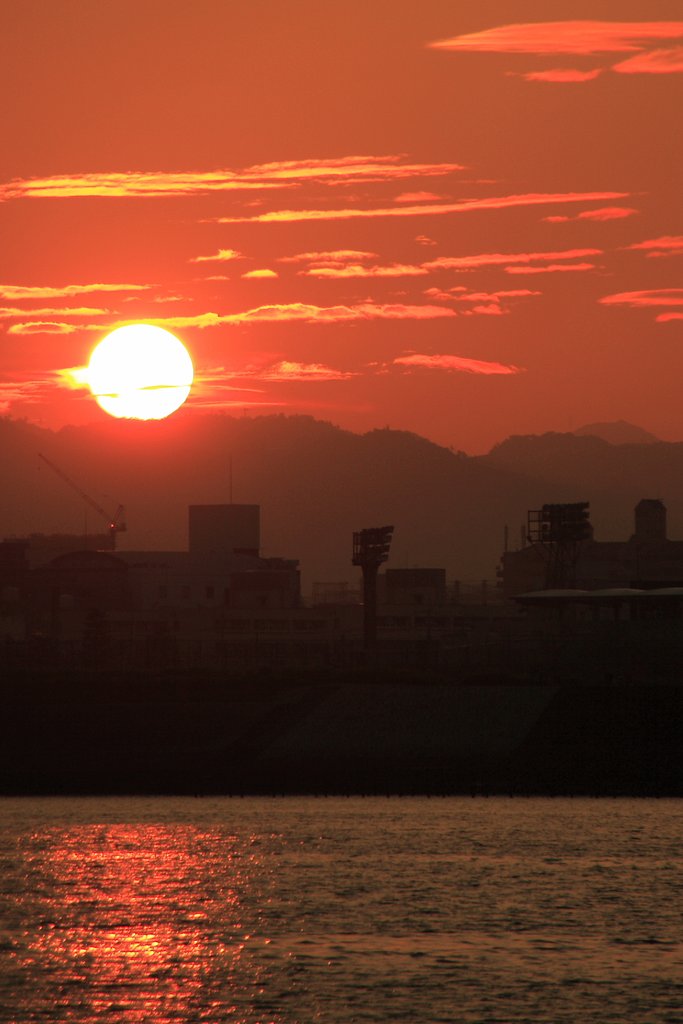 真っ[赤]な太陽