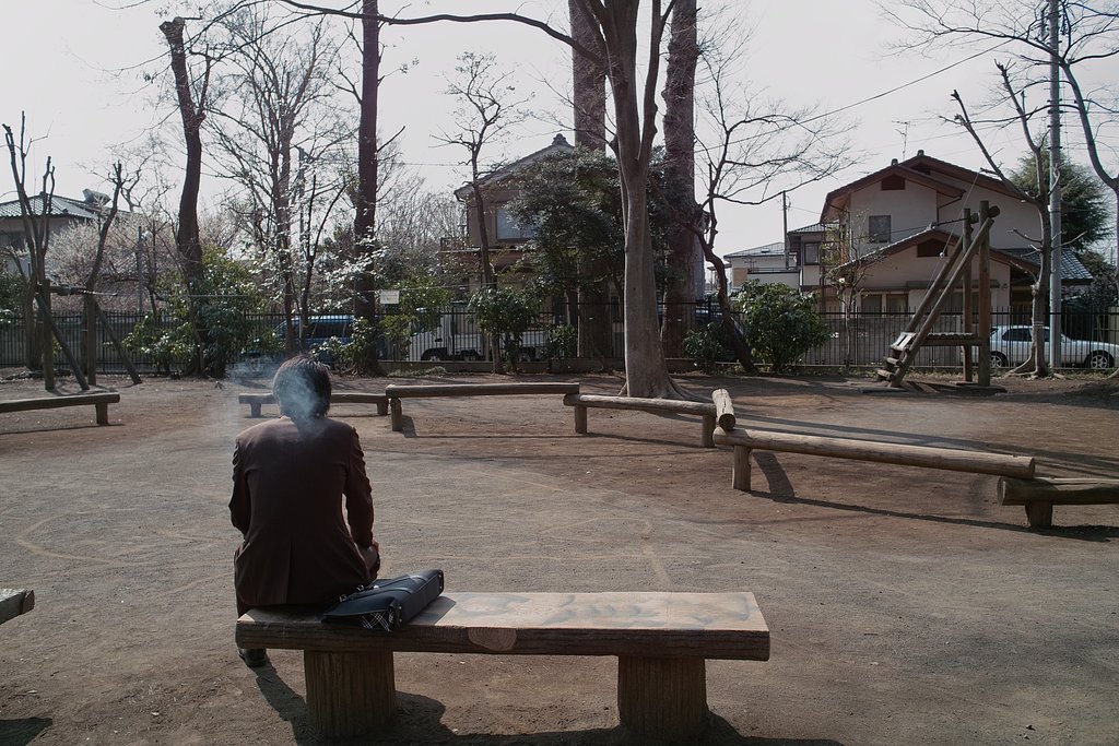 男の背中には哀愁がただようのだ・・