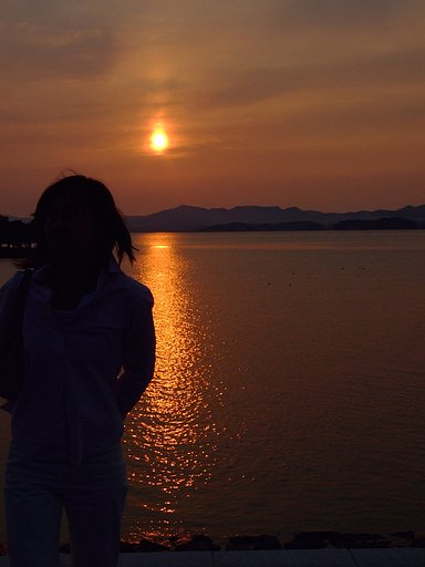 夕日に背を向けて