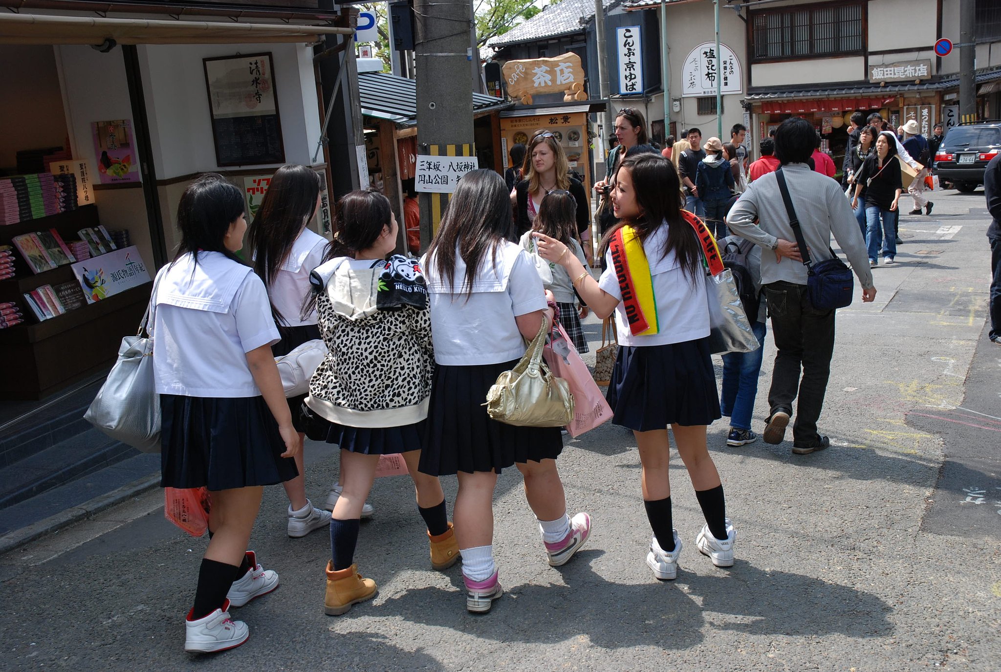 修学旅行生？