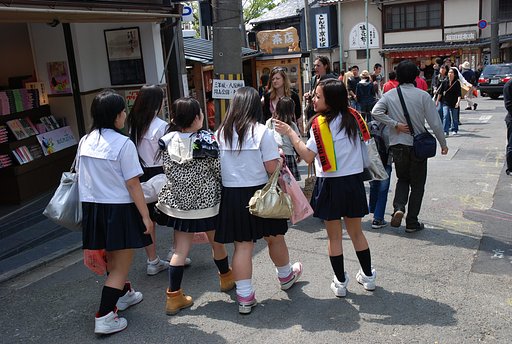 修学旅行生？