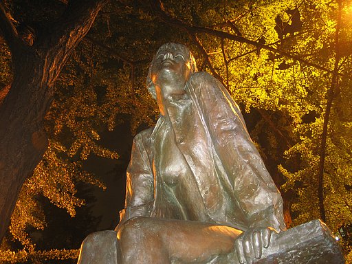 御堂の夜、銀杏の人