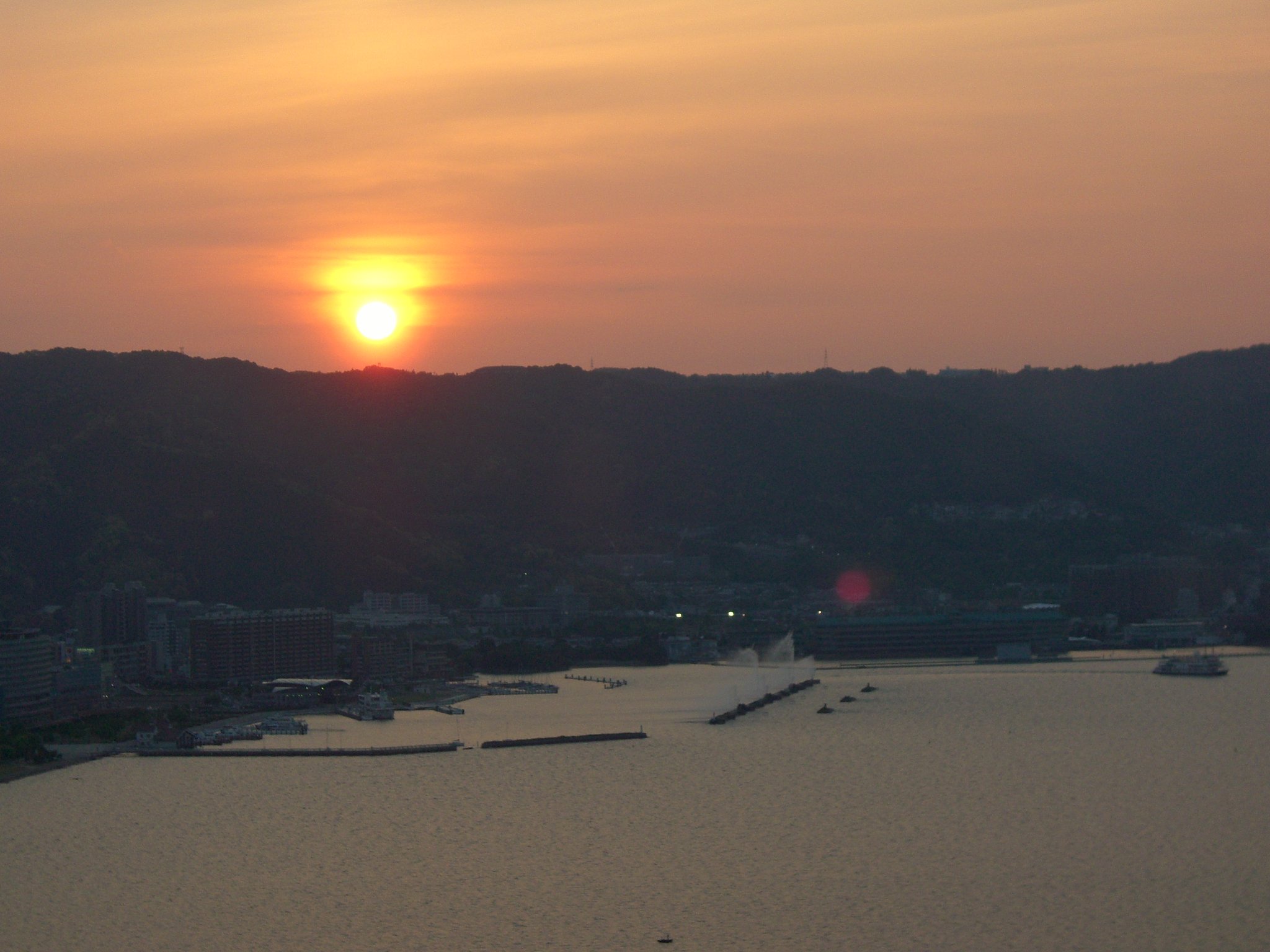 琵琶湖の夕暮れ