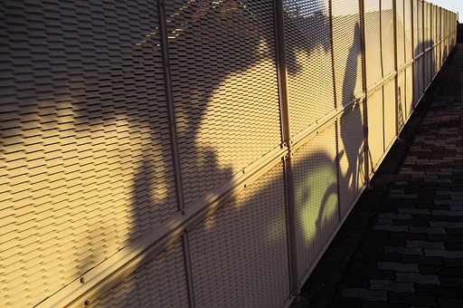 【道】ゆく影登り坂