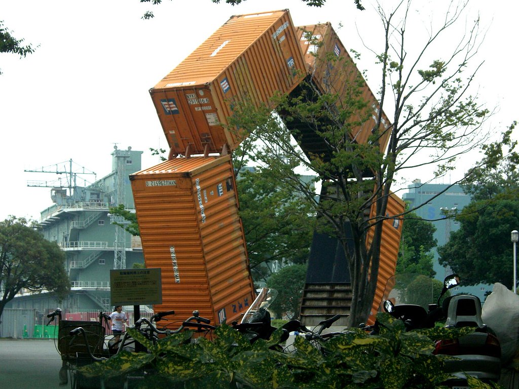 山下公園　巨大コンテナオブジェ