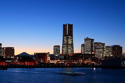 大桟橋からみなとみらいの夕景