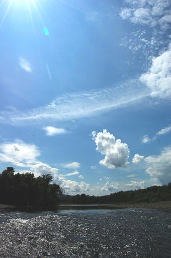 空と川と太陽と
