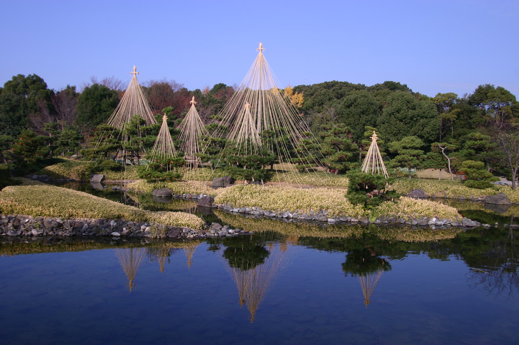 白鳥庭園