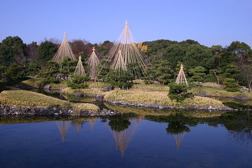 白鳥庭園