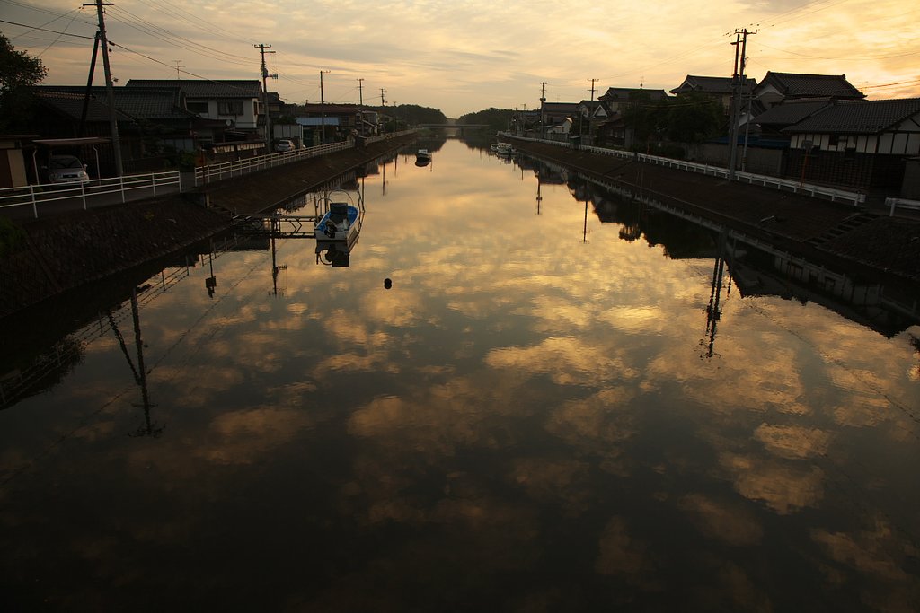 小運河のある町