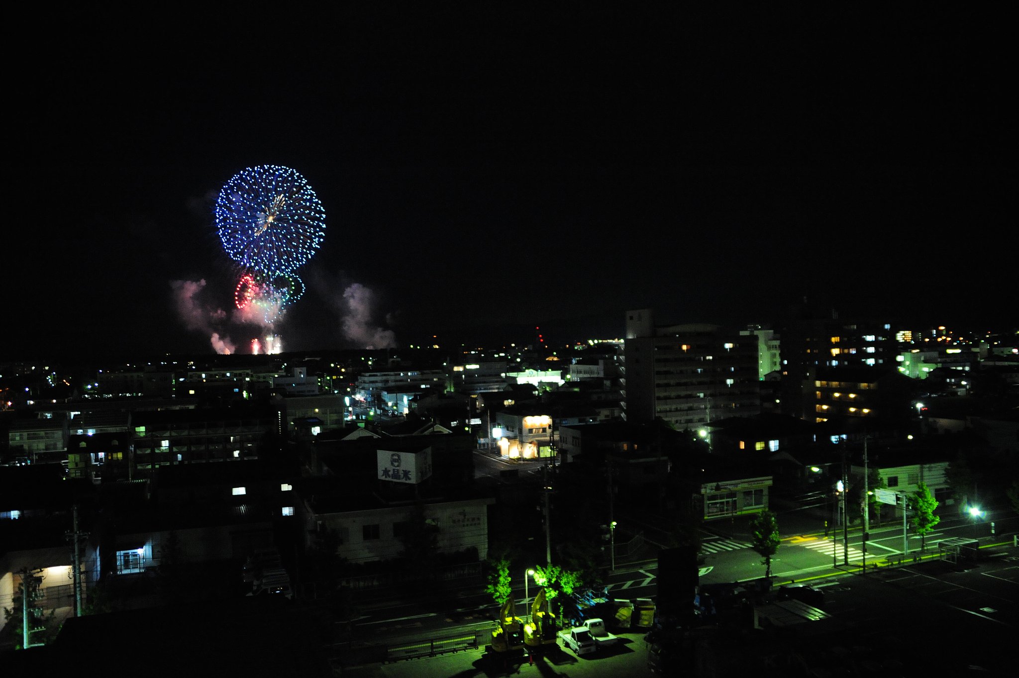 夜景の花火添え