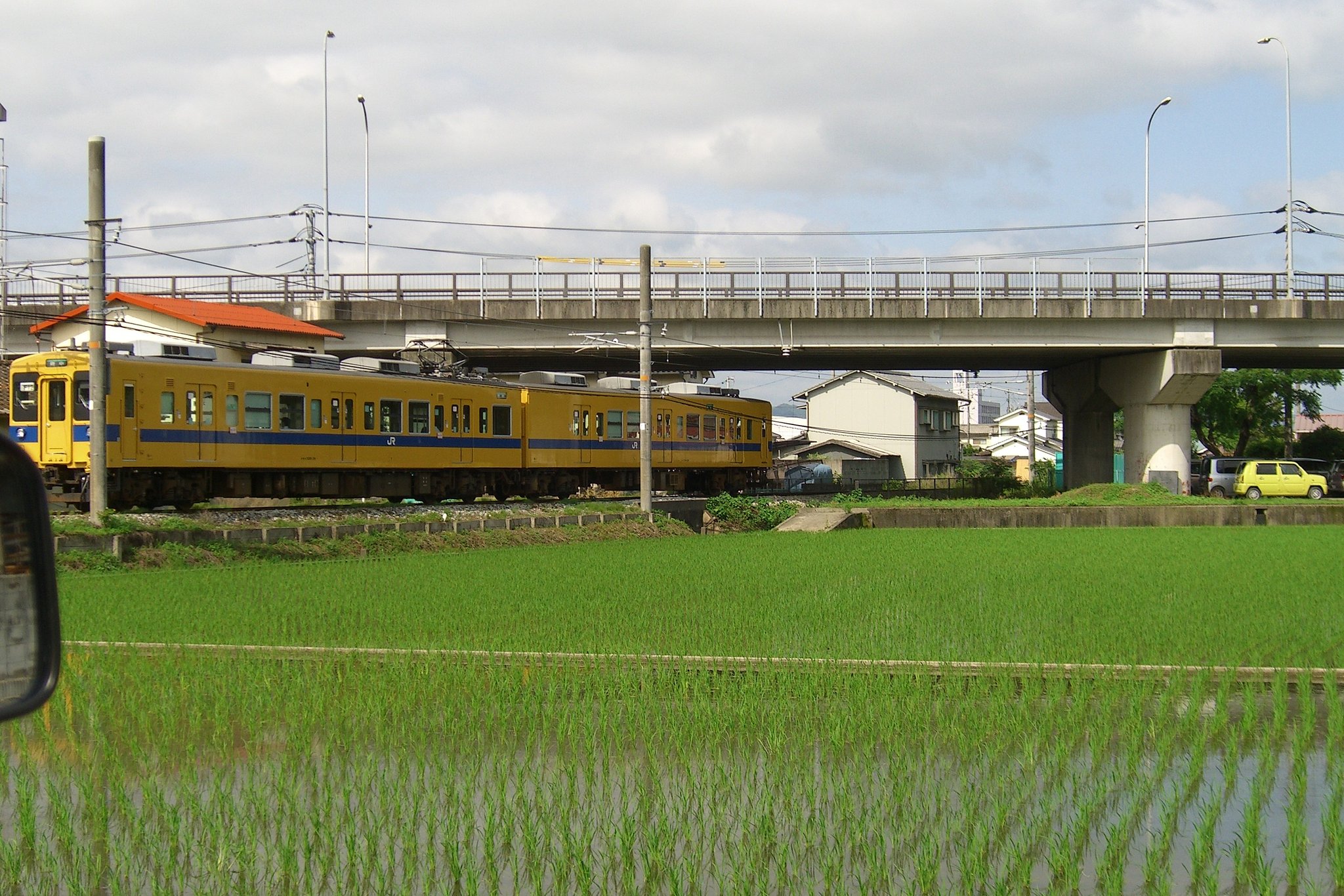 肩身の狭い田園