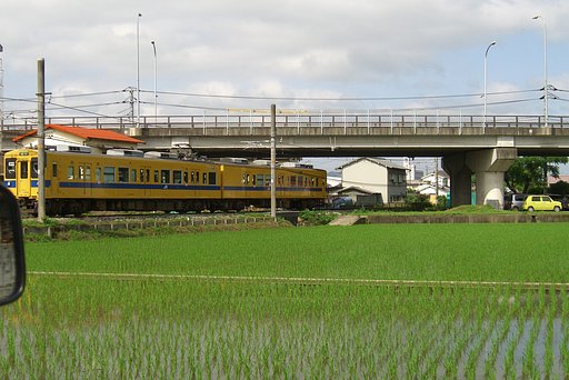 肩身の狭い田園