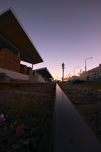 早朝の波止場