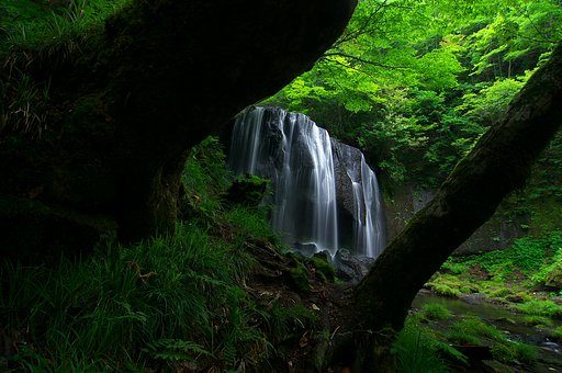 深淵の落水