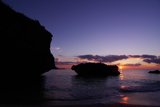 東シナ海に沈む